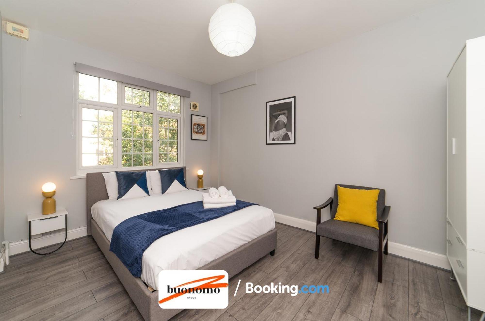 Two Bedroom Apartment By Buonomo Stays Short Lets & Serviced Accommodation With Balcony London Exterior foto
