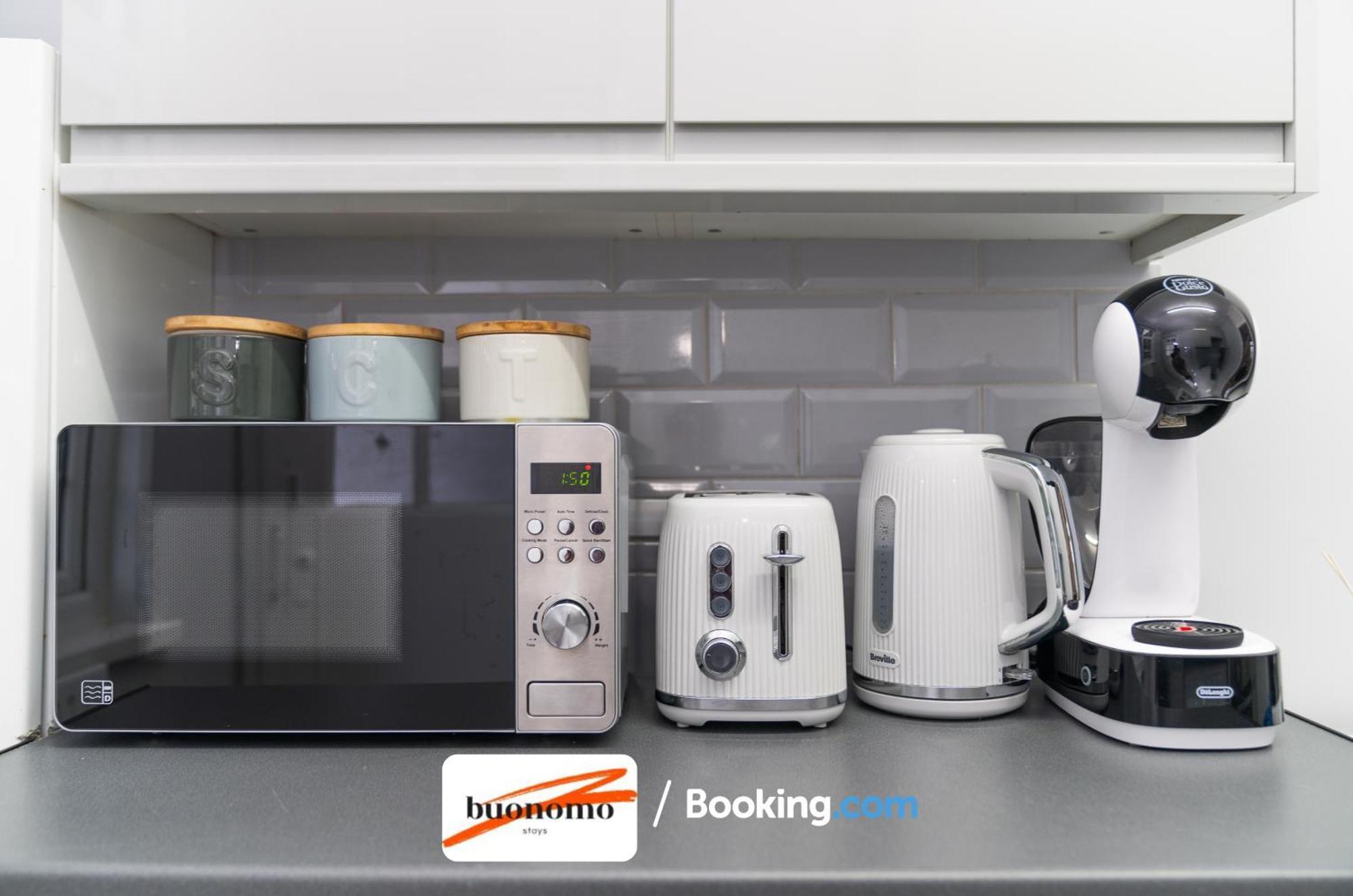 Two Bedroom Apartment By Buonomo Stays Short Lets & Serviced Accommodation With Balcony London Exterior foto