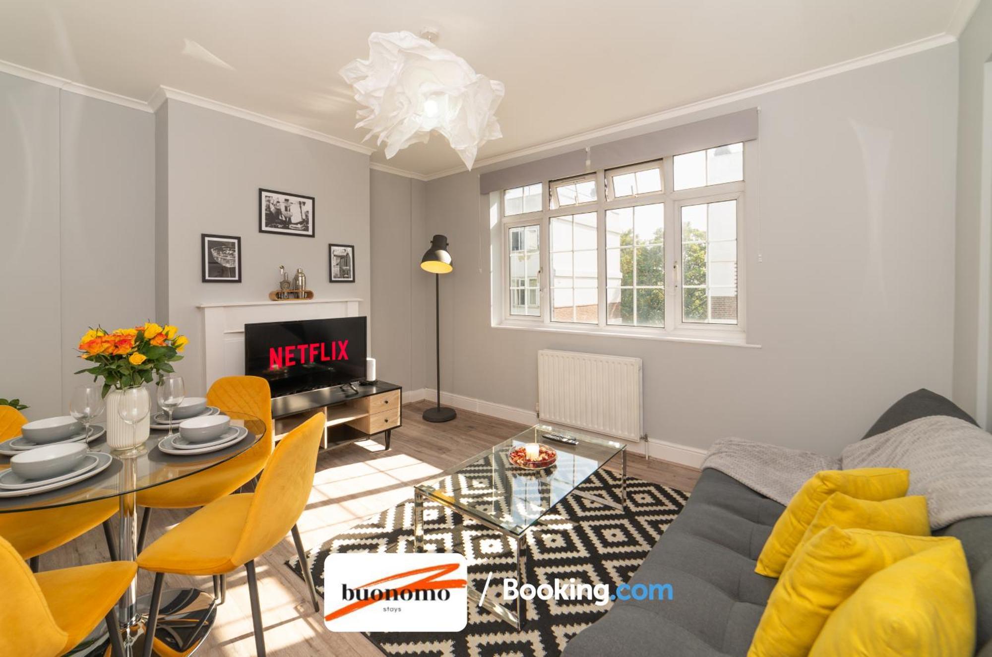 Two Bedroom Apartment By Buonomo Stays Short Lets & Serviced Accommodation With Balcony London Exterior foto