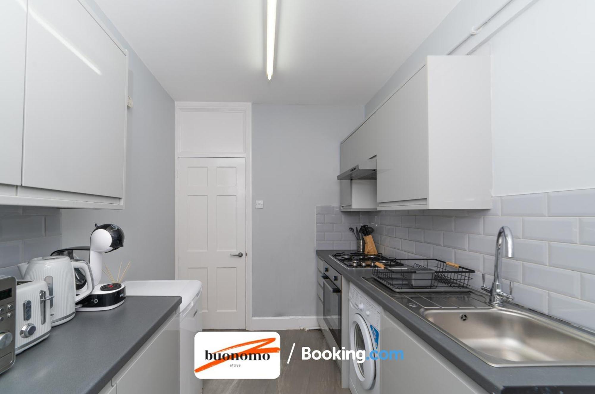 Two Bedroom Apartment By Buonomo Stays Short Lets & Serviced Accommodation With Balcony London Exterior foto