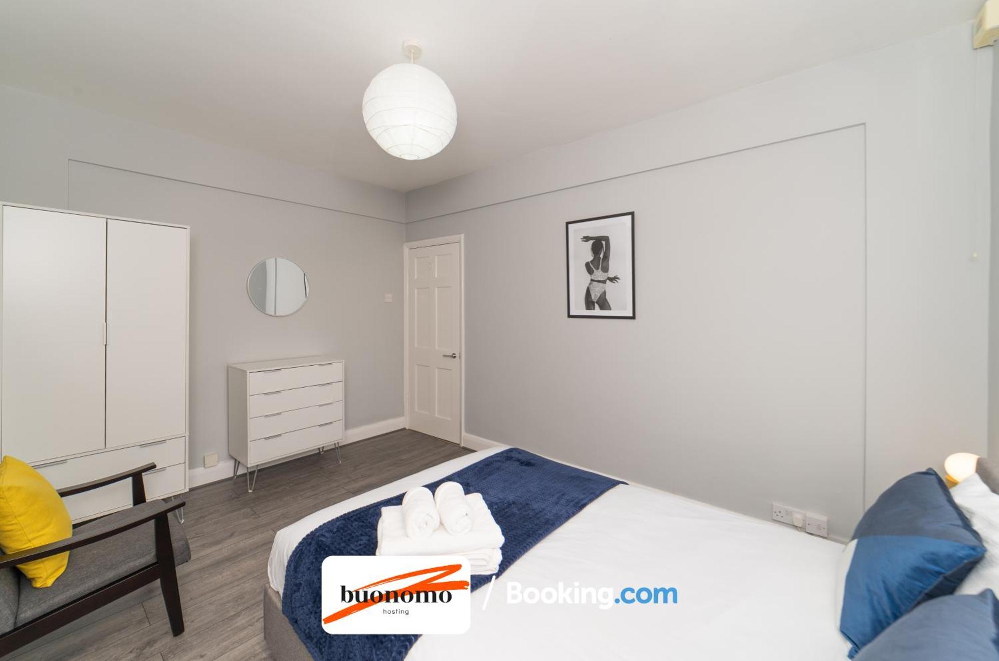 Two Bedroom Apartment By Buonomo Stays Short Lets & Serviced Accommodation With Balcony London Exterior foto